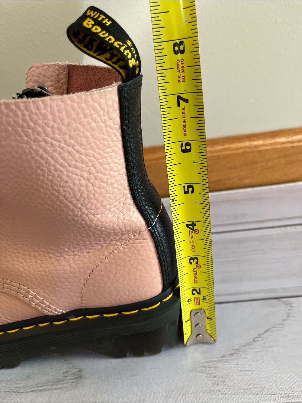 Women’s Dr. Martens Sinclair peach beige nappa & black chunky platform boots. 6 - Picture 10 of 16
